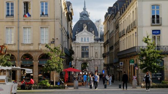 a welcoming city street in Rennes, France