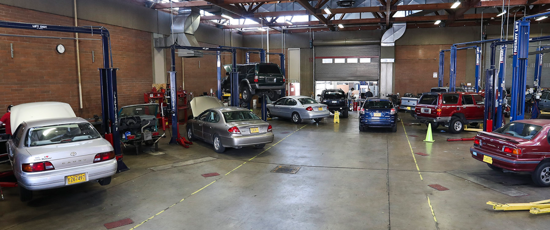 5 Essential Tools That Grads of Mechanic Schools Need for Car Repairs
